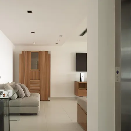 Villa Candia Lux, Cliffside Retreat & Beach Access, By Thinkvilla Villa