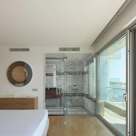 Villa Villa Candia Lux, Cliffside Retreat & Beach Access, By Thinkvilla Palaiokastro (Crete)