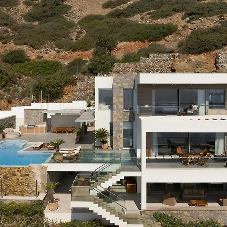 Villa Candia Lux, Cliffside Retreat & Beach Access, By Thinkvilla Villa
