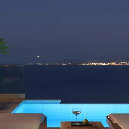 Villa Candia Lux, Cliffside Retreat & Beach Access, By Thinkvilla Villa