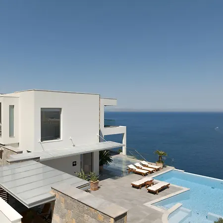 Villa Candia Lux, Cliffside Retreat & Beach Access, By Thinkvilla Villa Palaiokastro (Crete)