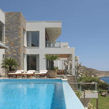Villa Candia Lux, Heated Pool & Beachfront Access, By Thinkvilla *