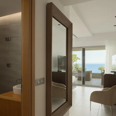 Villa Candia Lux, Heated Pool & Beachfront Access, By Thinkvilla *