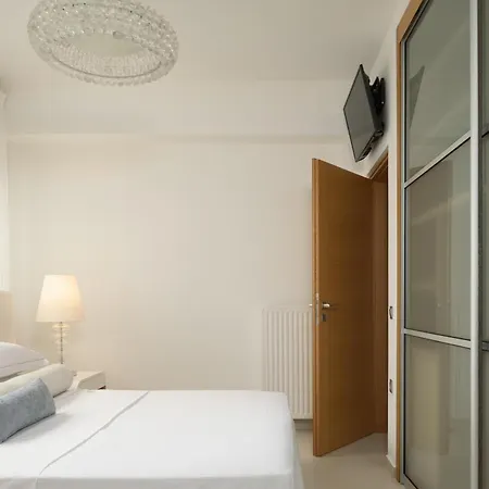 Candia Lux, Heated Pool & Beachfront Access, By Thinkvilla *